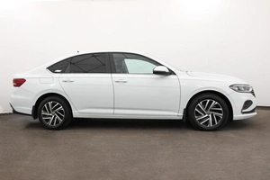 Седан Volkswagen Lavida 2022 года, 2625000 рублей, Орёл