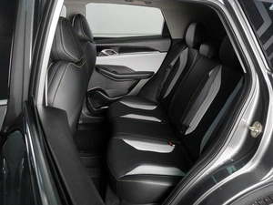 Внедорожник Geely Coolray 2023 года, 2030000 рублей, Красный Пахарь