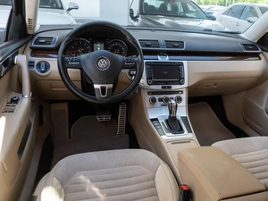 Седан Volkswagen Passat 2012 года, 950000 рублей, Волгоград