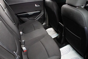 Хетчбэк Kia Rio 2013 года, 1039000 рублей, Сургут