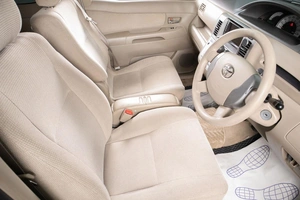 Минивэн Toyota Raum 2003 года, 719000 рублей, Сургут