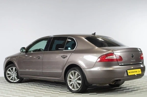 Лифтбек Skoda Superb 2011 года, 929000 рублей, Челябинск