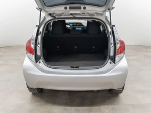 Хетчбэк Toyota Prius C 2016 года, 1275000 рублей, Красноярск