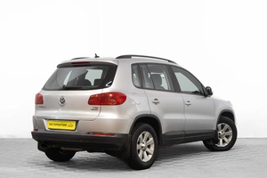 Внедорожник Volkswagen Tiguan 2012 года, 1449000 рублей, Барнаул