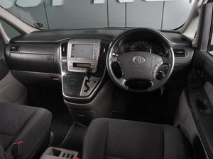 Минивэн Toyota Alphard 2005 года, 2015000 рублей, Красный Пахарь
