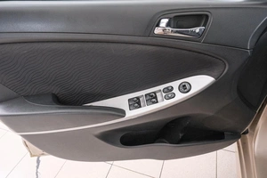 Седан Hyundai Solaris 2012 года, 829000 рублей, Красноярск