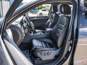 Внедорожник Volkswagen Touareg 2012 года, 2200000 рублей, Краснодар