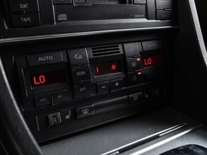 Седан Audi A4 2004 года, 1020000 рублей, Волгоград