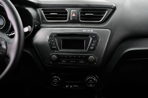 Седан Kia Rio 2013 года, 869000 рублей, Омск