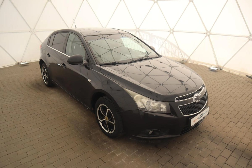 Хэтчбек Chevrolet Cruze 2011 года, 870000 рублей, Орёл