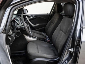 Хетчбэк Opel Astra 2011 года, 799000 рублей, Краснодар