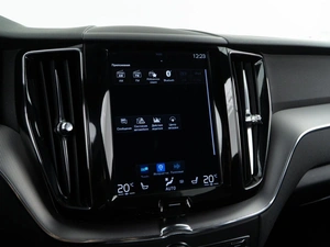 Внедорожник Volvo XC60 2018 года, 3423444 рублей, Москва