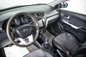 Хетчбэк Kia Rio 2013 года, 849000 рублей, Пермь