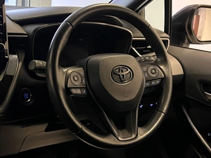 Универсал Toyota Corolla 2019 года, 1999000 рублей, Красноярск