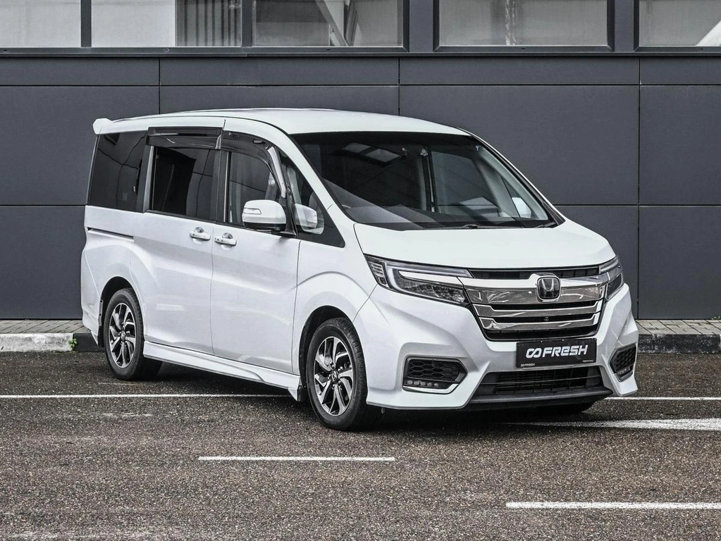 Минивэн Honda Stepwgn Spada 2019 года, 2949000 рублей, Кирилловка