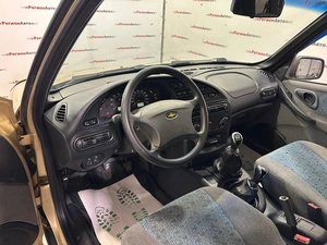 Внедорожник Chevrolet Niva 2004 года, 355000 рублей, Красноярск