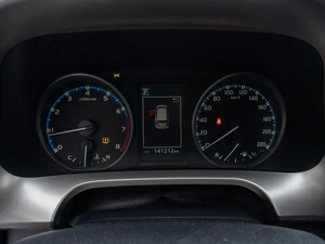 Внедорожник Toyota RAV4 2015 года, 2099000 рублей, Саратов