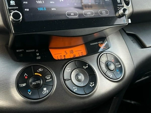 Внедорожник Toyota RAV4 2011 года, 1399000 рублей, Ижевск