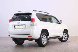 Внедорожник Toyota Land Cruiser Prado 2013 года, 2929000 рублей, Омск