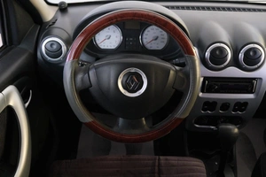 Седан Renault Logan 2012 года, 569000 рублей, Омск