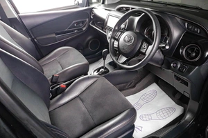 Хетчбэк Toyota Vitz 2019 года, 1469000 рублей, Тюмень