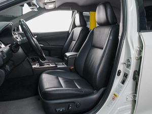 Седан Toyota Camry 2017 года, 2429000 рублей, Сургут