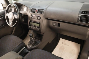 Минивэн Volkswagen Touran 2011 года, 1199000 рублей, Челябинск