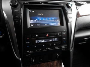 Седан Toyota Camry 2015 года, 2409000 рублей, Тюмень