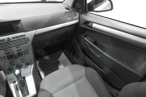 Седан Opel Astra 2010 года, 579000 рублей, Новокузнецк