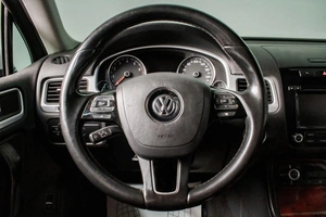 Внедорожник Volkswagen Touareg 2012 года, 1589000 рублей, Сургут