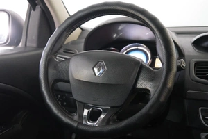 Седан Renault Fluence 2014 года, 649000 рублей, Омск