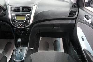 Седан Hyundai Solaris 2013 года, 839000 рублей, Омск