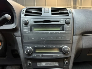 Седан Toyota Avensis 2011 года, 1147000 рублей, Красноярск