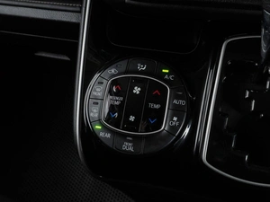 Минивэн Toyota Esquire 2016 года, 1799000 рублей, Воронеж