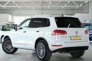 Внедорожник Volkswagen Touareg 2014 года, 2349000 рублей, Омск
