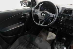 Седан Volkswagen Polo 2016 года, 1099000 рублей, Новокузнецк