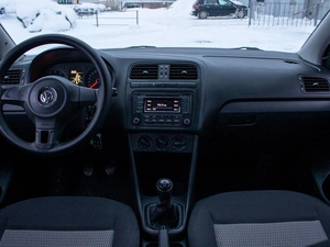 Седан Volkswagen Polo 2015 года, 959000 рублей, Петрозаводск