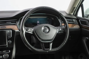 Седан Volkswagen Passat 2016 года, 1899000 рублей, Новосибирск