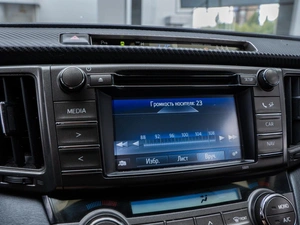 Внедорожник Toyota RAV4 2015 года, 1799000 рублей, Волгоград