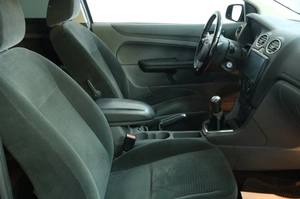Хетчбэк Ford Focus 2006 года, 379000 рублей, Омск
