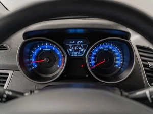 Седан Hyundai Elantra 2014 года, 1050000 рублей, Красноярск