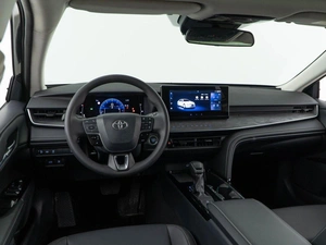 Седан Toyota Camry 2025 года, 4198999 рублей, Москва