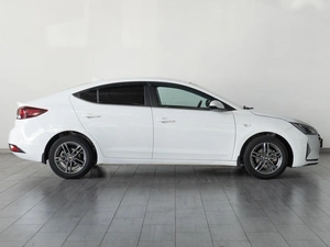 Седан Hyundai Elantra 2020 года, 1599000 рублей, Саратов