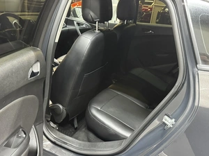 Седан Opel Astra 2013 года, 647000 рублей, Красноярск