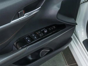 Седан Toyota Camry 2018 года, 2479000 рублей, Сургут