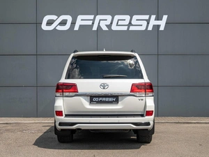 Внедорожник Toyota Land Cruiser 2016 года, 5850000 рублей, Краснодар