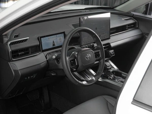 Внедорожник Toyota RAV4 2026 года, 4999000 рублей, Тюмень