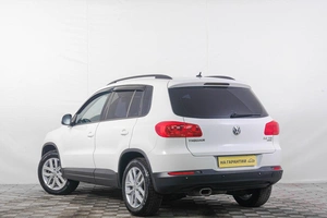 Внедорожник Volkswagen Tiguan 2011 года, 1339000 рублей, Кемерово