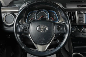 Внедорожник Toyota RAV4 2015 года, 2499000 рублей, Тюмень