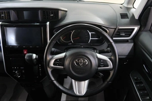 Хетчбэк Toyota Tank 2017 года, 1089000 рублей, Омск